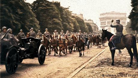 Deutsche Truppen bei der Siegesparade in Paris.