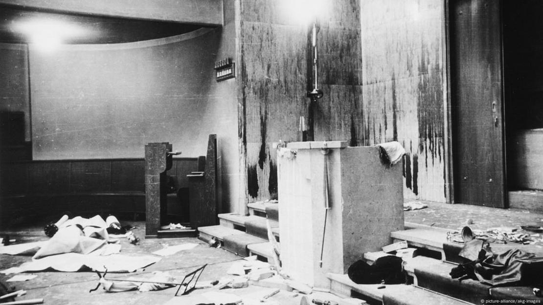 Sinagoga de Munique, destruda na noite entre 9 e 10 de novembro de 1938