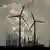 Ökostrom vs konventioneller Strom Windrad Kohlekraftwerk