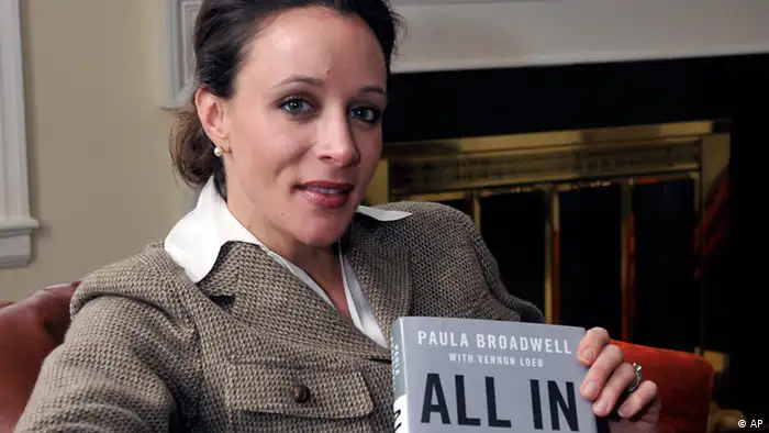 Paula Broadwell mit ihren Buch All In