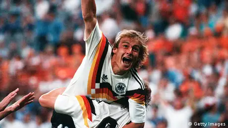 Fußball UEFA Pokal 1990 Niederlande gegen Deutschland Jürgen Klinsmann