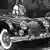 Mann mit Sportwagen. Historische Aufnahme von 1961. Foto: Adolph B. Rice, Quelle: http://www.flickr.com/photos/library_of_virginia/3595197753/