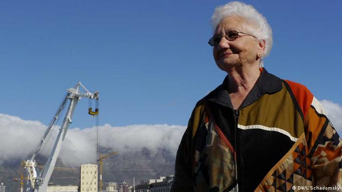 Miriam Kleineibst im Hafen von Kapstadt (Foto: DW/Ludger Schadomsky)