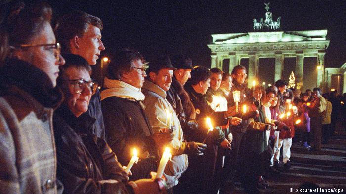 Deutschland Brandanschlag in Mölln 15. Jahrestag Lichterkette