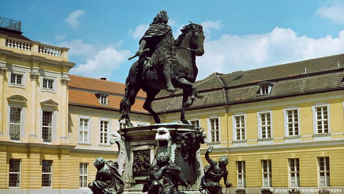 Reiterstandbild des Großen Kurfürsten im Ehren hof des Charlottenburger Schlosses