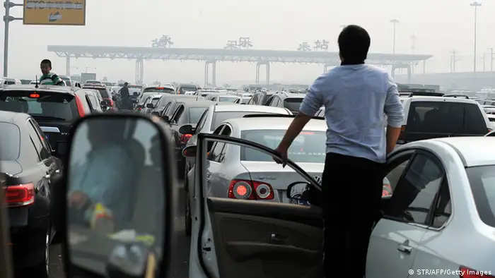 China Peking Verkehr Stau Verkehrsstau Autobahn Mautstelle