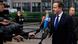 Der britische Premierminister David Cameron bei der Ankunft zum EU-Gipfel in Brüssel (Foto: Reuters) Der britische Premierminister David Cameron bei der Ankunft zum EU-Gipfel in Brüssel (Foto: Reuters)