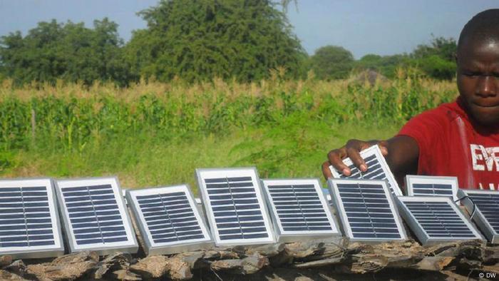 Photovoltaik Solarpanel Dorf Wildnis