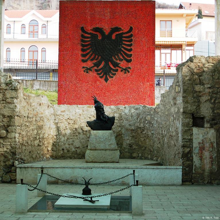  First Albanian Flag Albania Kuq e Zi Kosova Albania