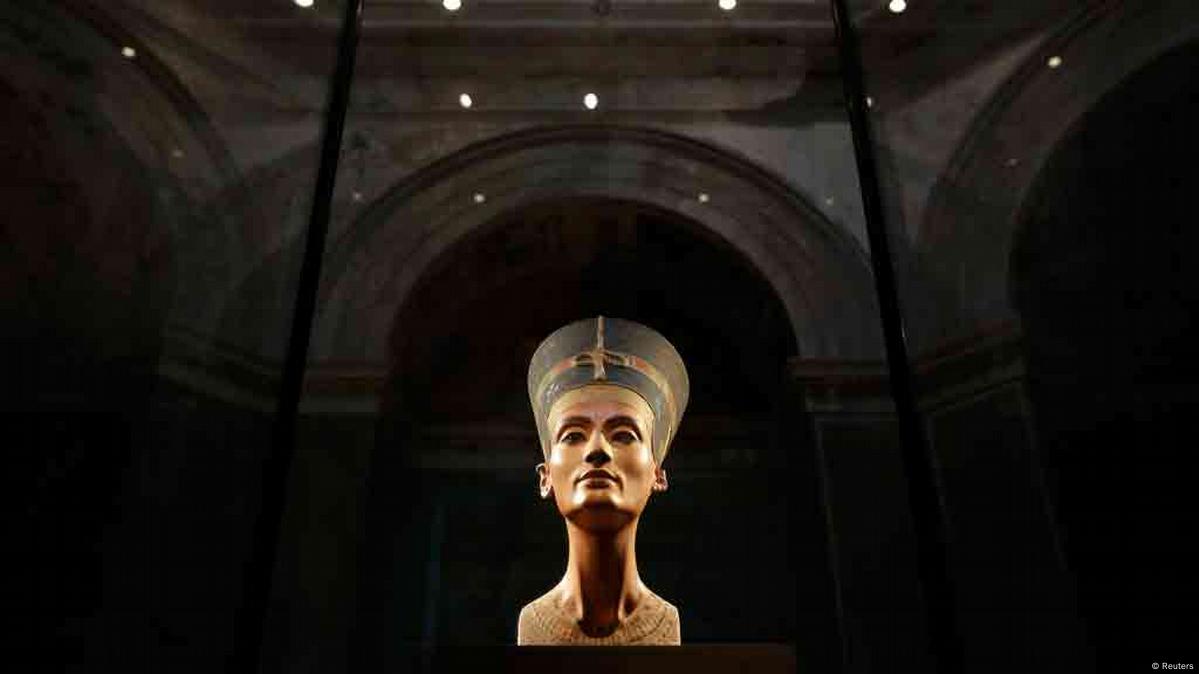 Has Nefertiti's tomb been found? – DW – 11/28/2015