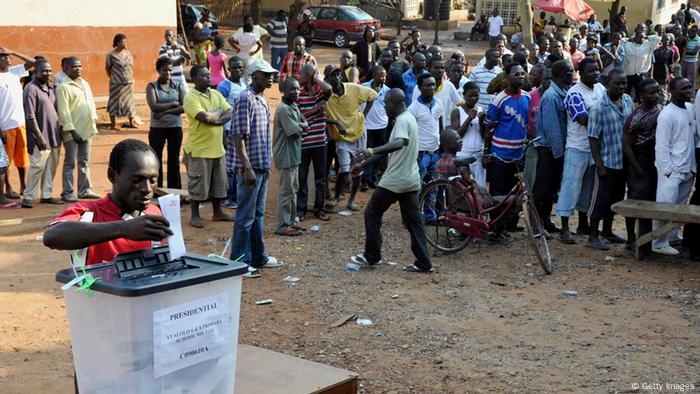 Ghana Voter Apathy Gives Rise To Vote Selling Africa Dw 01 12 16