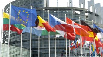 Die Flaggen der Mitgliedsländer der Europäischen Union (Foto: dpa)