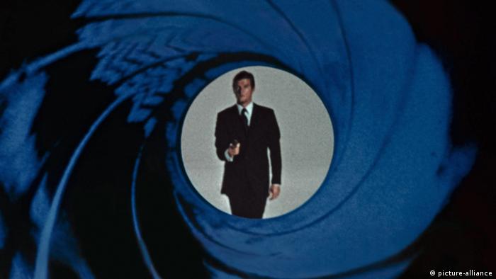 James Bond Intro - Gun Barrel Sequence
