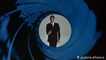 James Bond Intro - Gun Barrel Sequence