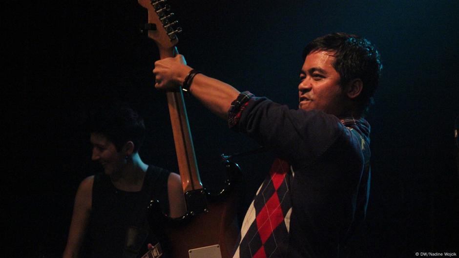 No longer censored, Myanmar punk band tour Europe | Globalization | DW