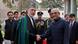 Hamid Karzai, left, shakes hands with Asif Ali Zardari in Kabul, Afghanistan, Tuesday, July 19, 2011. (Foto: Omar Sobhani, Pool, Reuters/AP/dapd) Hamid Karzai, left, shakes hands with Asif Ali Zardari in Kabul, Afghanistan, Tuesday, July 19, 2011. (Foto: Omar Sobhani, Pool, Reuters/AP/dapd)