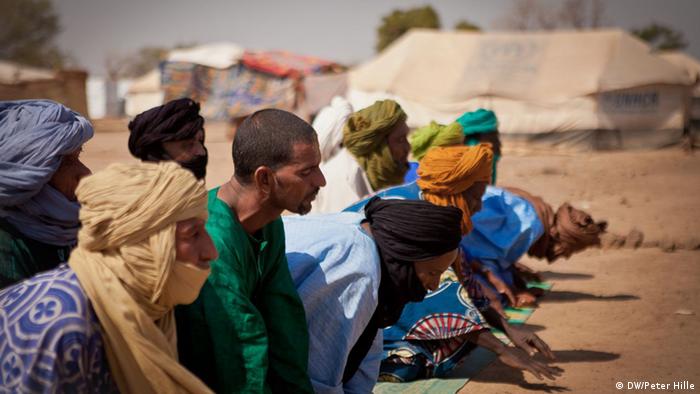 Bildbeschreibung: Malische Flüchtlinge in Burkina Faso Schlagworte:Mali, Flüchtlinge, UNHCR, Burkina Faso Überschrift: Malische Flüchtlinge in Burkina Faso Fotograf: Peter Hille Ort: Sag-Nioniogo, Burkina Faso Thematischer Zusammenhang: Malische Flüchtlinge im UNHCR-Flüchtlingslager in Sag-Nioniogo, Burkina Faso