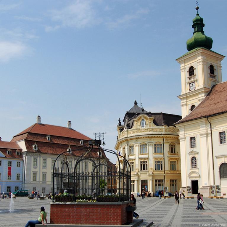 Pictures from Romania: a description of Sibiu, German Hermannstadt, a  historical town in Transylvania (Romania)