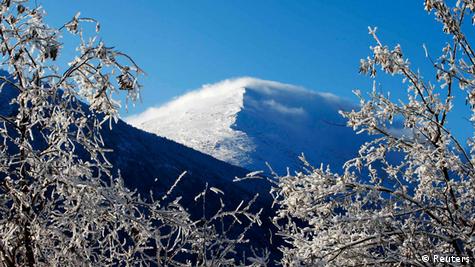 Planina Rtanj u Srbiji prekrivena snijegom 