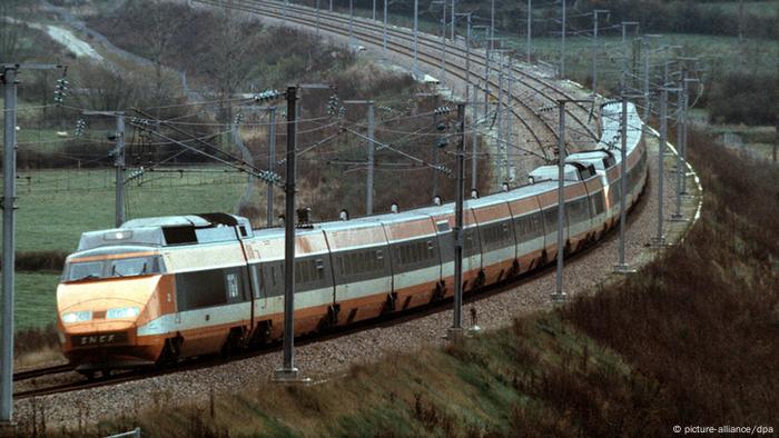 Bildergalerie Hochgeschwindigkeitszüge Frankreich TGV (picture-alliance/dpa)