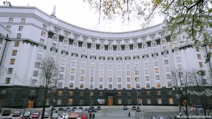 Das Regierungsgebäude der Ukraine (Sitz des Ministerpräsidenten und des Kabinetts) in Kiew, aufgenommen am 11.11.2011. Foto: Thomas Eisenhuth
