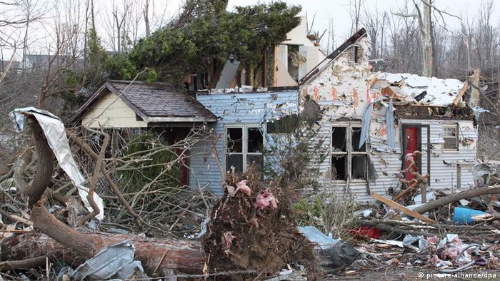 Tornado-caused destruction in Henryville, Indiana, US
(Photo: Steve C. Mitchell/dpa)