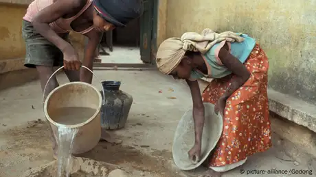 Symbolbild Indien Mädchen Hausarbeit Hausmädchen Ausbeutung