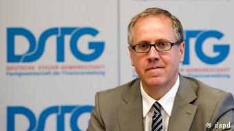Der Bundesvorsitzende der Deutschen Steuer-Gewerkschaft (DSTG), Thomas Eigenthaler (Foto: dapd)