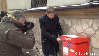 Марек Мигальский отправляет письмо Жерару Депардье