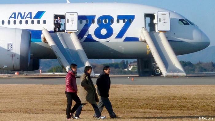 Nach Batterie-Problemen in Takamatsu notgelandete 787 der ANA (16.01.2013)