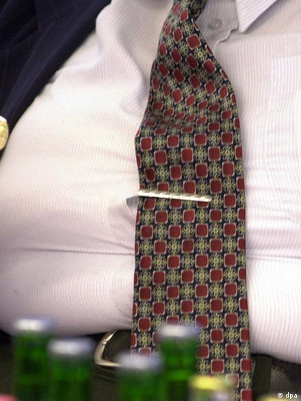 Erkak olgan qizni sikdi (video) Butalar ichida tomosha qilish video