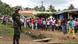 A soldier guarding a demonstration by displaced people in Colombia. (Photo: Nils Naumann / DW) A soldier guarding a demonstration by displaced people in Colombia. (Photo: Nils Naumann / DW)