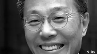 Der südkoreanische Schriftsteller Hwang Sok Yong