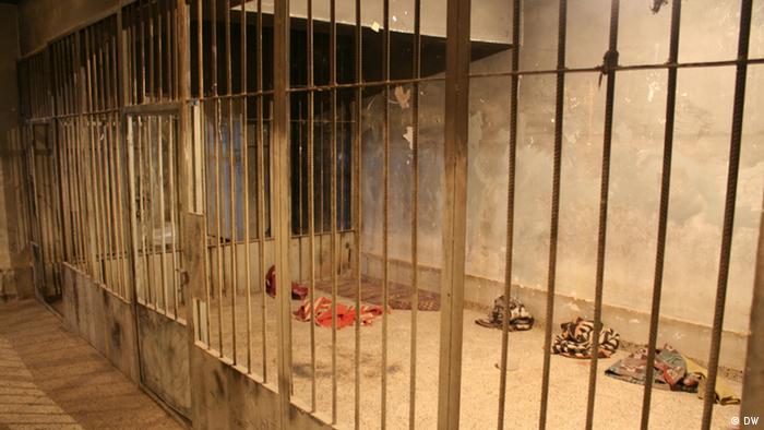 Das ehemalige Gefängnis der irakischen Geheimpolizei in Sulaimaniyya im Nordirak ist Menschenrechtsmuseum geworden nach der Befreiung vom Saddam Hussein Regime. Zellen, Zellentrakt Das ehemalige Gefängnis der irakischen Geheimpolizei in Sulaimaniyya Bild: DW Korrespondent Munaf al-saidy 2012. Zugeliefert von Zemen Al-Bedry