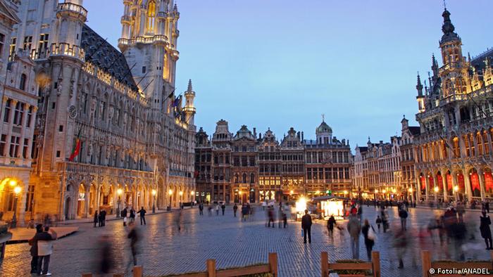 Der Grote Markt in Brüssel in der Abenddämmerung. (Foto: ANADE)