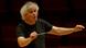 Der Dirigent der Berliner Philharmoniker, Sir Simon Rattle, probt mit dem Orchester in der Philharmonie in Berlin(Foto: picture-alliance/ dpa) Der Dirigent der Berliner Philharmoniker, Sir Simon Rattle, probt mit dem Orchester in der Philharmonie in Berlin(Foto: picture-alliance/ dpa)