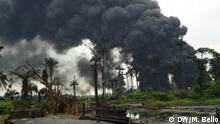Umweltschäden durch Ölförderung (Shell) im Nigerdelta. Foto: DW/Muhammad Bello, Haussa Korrespondent from Niger Delta( Nigeria), 15.11.2011