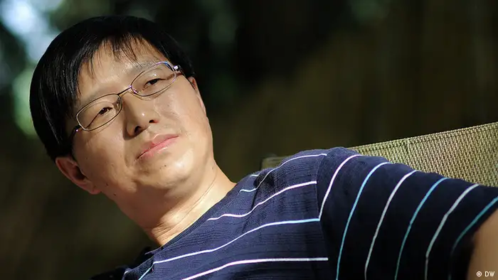 Hu Yong, Blogger aus der VR China