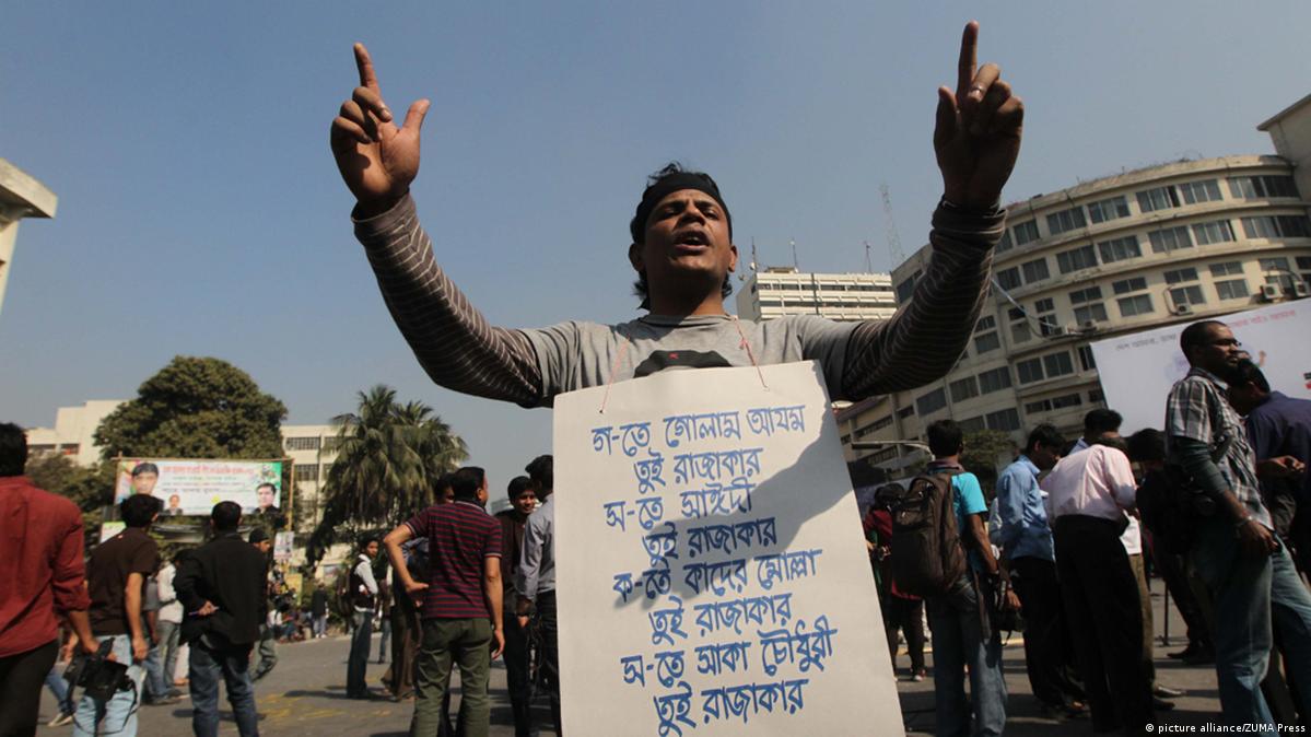 Qiz qizning eshagini yalaydi onlayn Ayollar bilan jinsiy aloqada bolgan transseksuallar