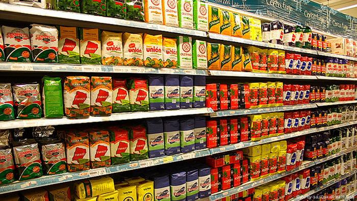 Argentinien Mate-Tee Supermarktregal