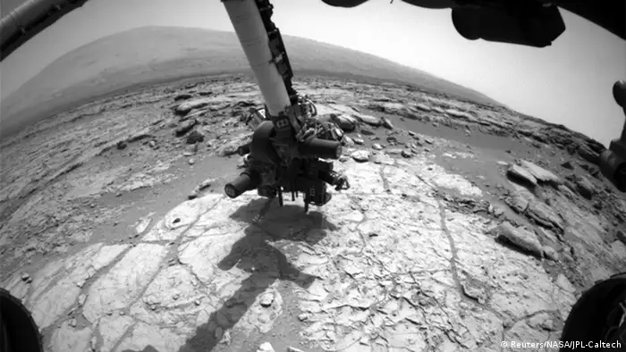 Marsrover Curiosity benutzt erstmals seinen Bohrer
REUTERS/NASA/JPL-Caltech/Handout 