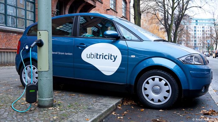 Elektroauto ubitricity Ladestation Berlin (Robert Lehmann)