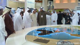 Dr. Sultan Ahmed al Jaber präsentiert Projekte auf dem World Energy Forum in Abu Dhabi (Foto: DW/Irene Quaile)