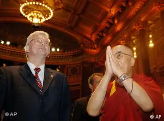7月28日，达赖喇嘛与德国黑森州长科赫