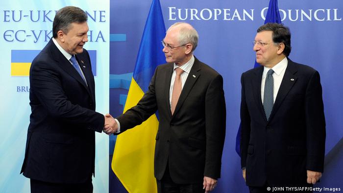 Виктор Янукович, Херман ван Ромпей и Жозе Мануэл Баррозу (фото из архива)