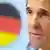 US-Außenminister John Kerry diskutiert am 26.02.2013 in Berlin mit Jugendlichen. Kerry will sich im Rahmen einer "Youth Connect"-Serie mit jungen Deutschen austauschen und ihre Meinung zu globalen Themen hören. Foto: Hannibal/dpa