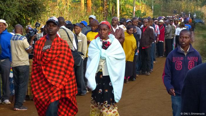 Kenyan voters line up to cast their ballot.