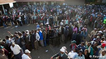 Voters wait in line to cast their ballots in Kenya. Photo:REUTERS/Julia Sestier