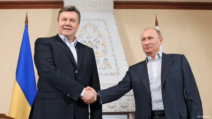 Russlands Präsident Wladimir Putin (rechts) und der ukrainische Präsident Viktor Janukowitsch bei einem Treffen im März 2013 (Foto: Reuters)