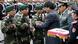 El presidente de Bolivia condecora a los soldados Augusto Cardenas (izqu.), Alex Choque (centro) y José Luis Fernández. El presidente de Bolivia condecora a los soldados Augusto Cardenas (izqu.), Alex Choque (centro) y José Luis Fernández.